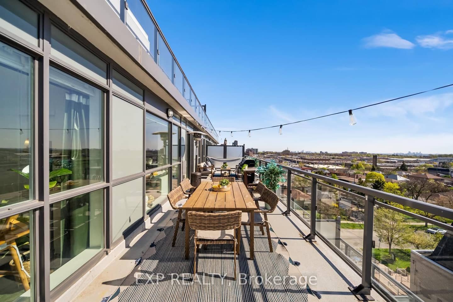 16 Mcadam Avenue 705, Toronto, ON M6A 1S5