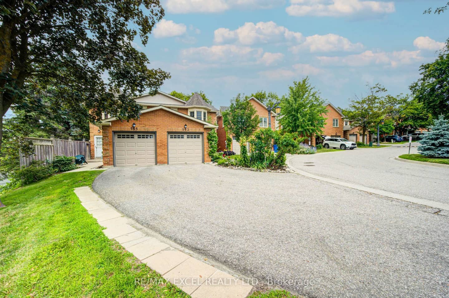 563 Tara Hill Circle, Aurora, ON L4G 6G9