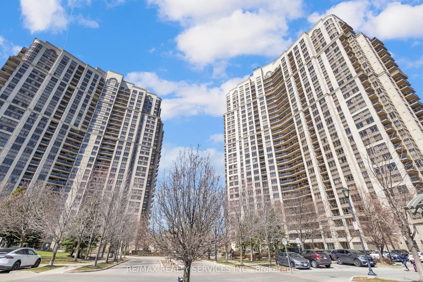 700 Humberwood Boulevard 1027, Toronto, ON M9W 7J4