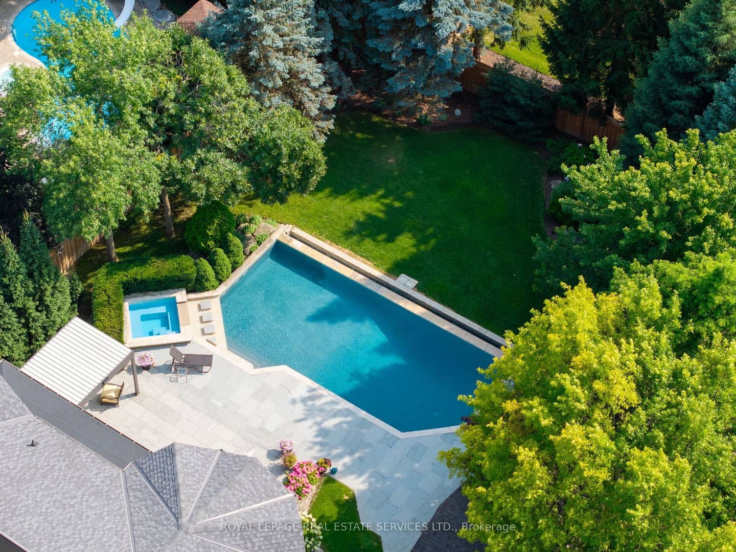 70 Shorewood Place, Oakville, ON L6K 3Y4