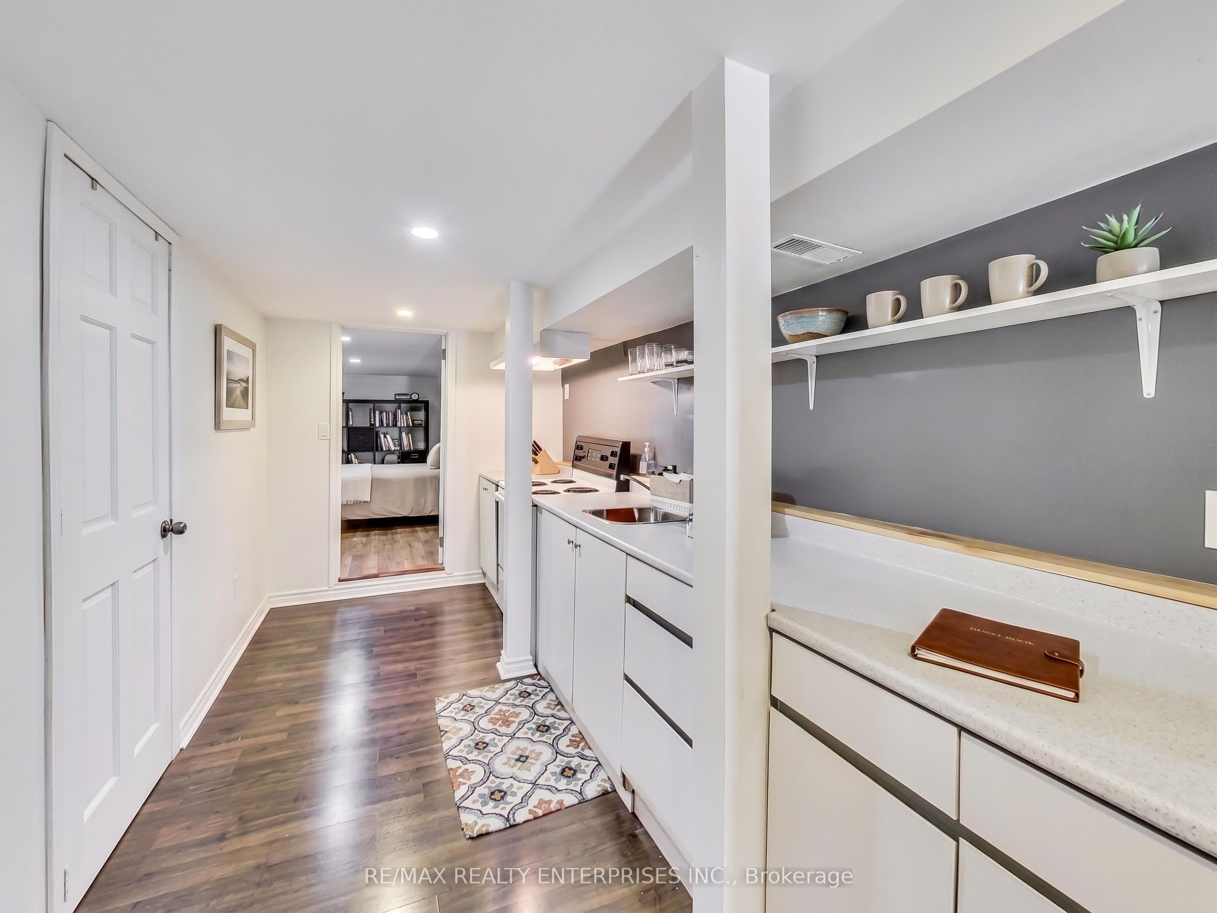 39 Pendrith Street, Toronto, ON M6G 1R6