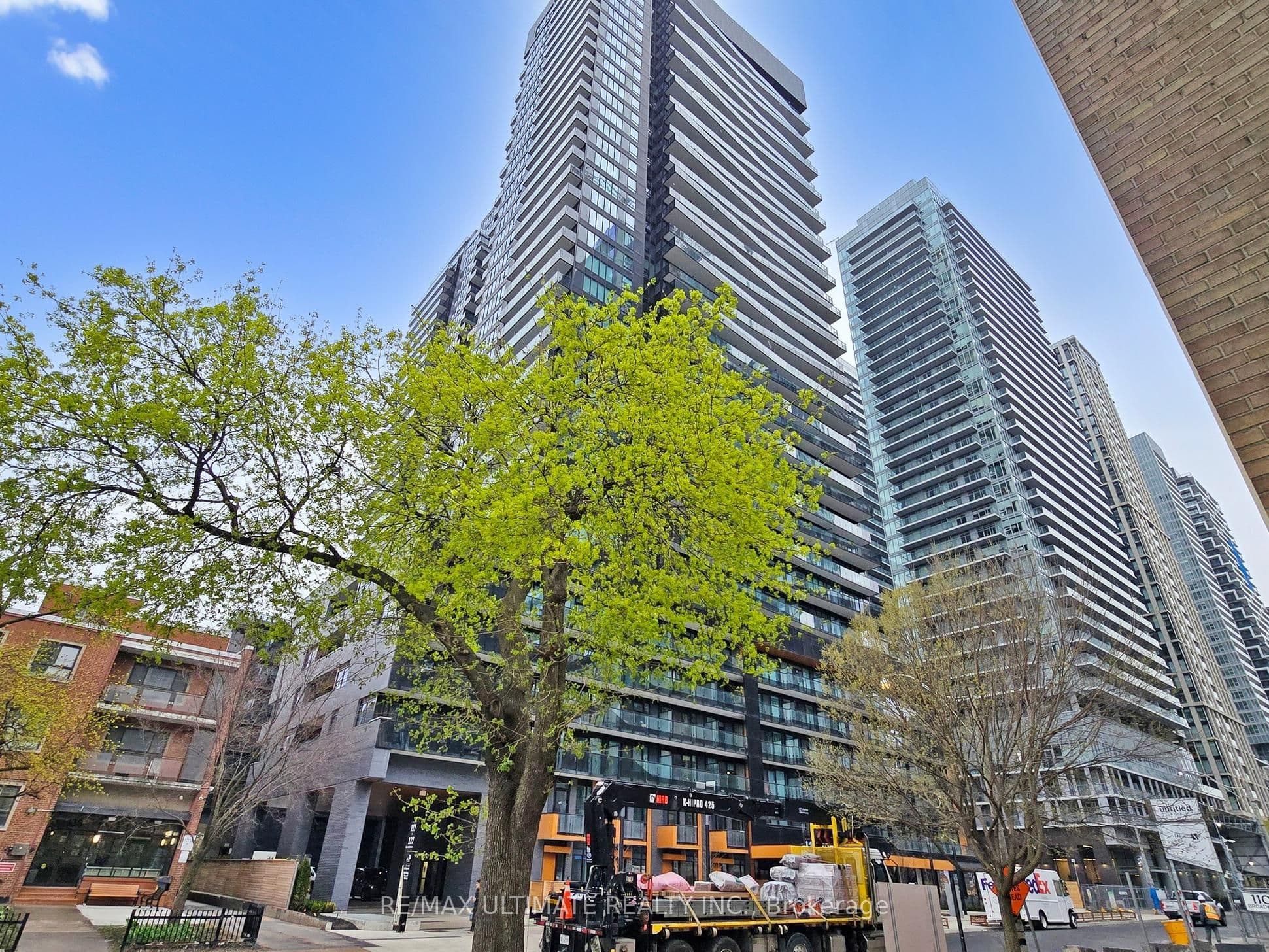 117 Broadway Avenue 207, Toronto, ON M4P 1V3