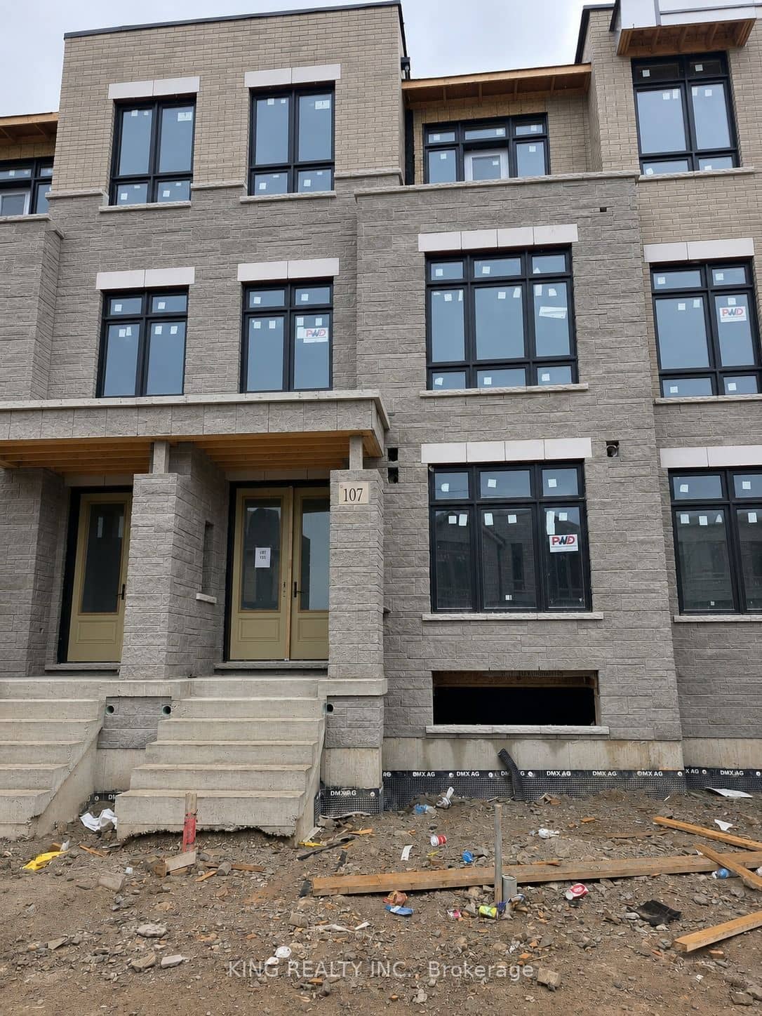 107 Jack Bowerbank Boulevard, Oakville, ON L6M 4K1