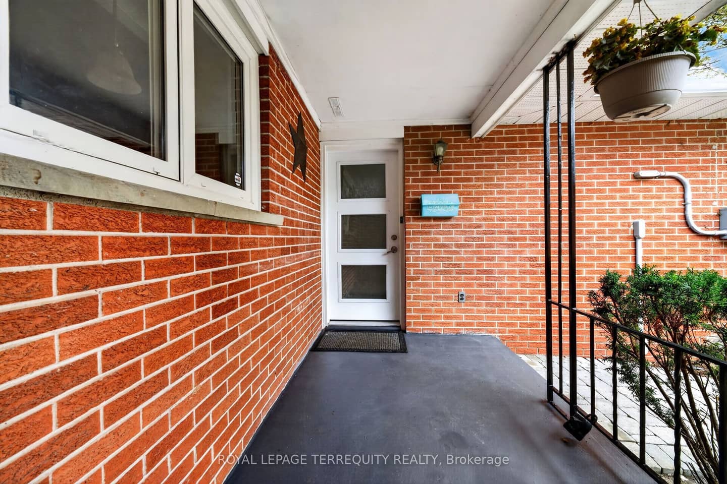 134 Switzer Drive, Oshawa, ON L1G 3J7