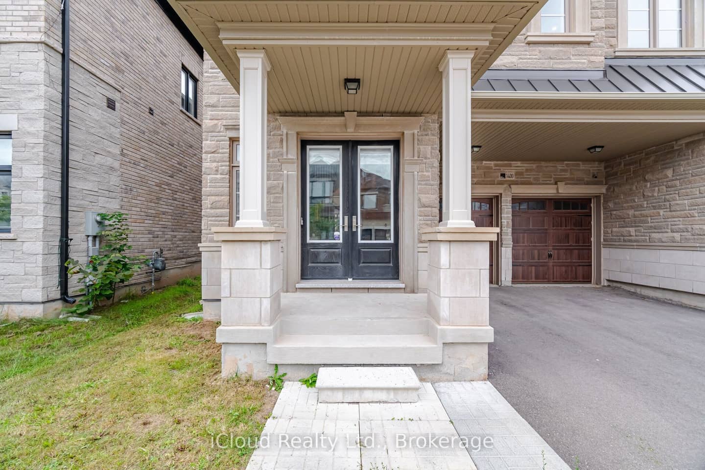 1400 Yellow Rose Circle, Oakville, ON L6M 5L3
