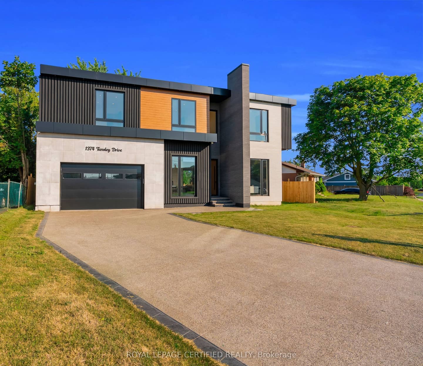 1374 Tansley Drive, Oakville, ON L6L 2N4