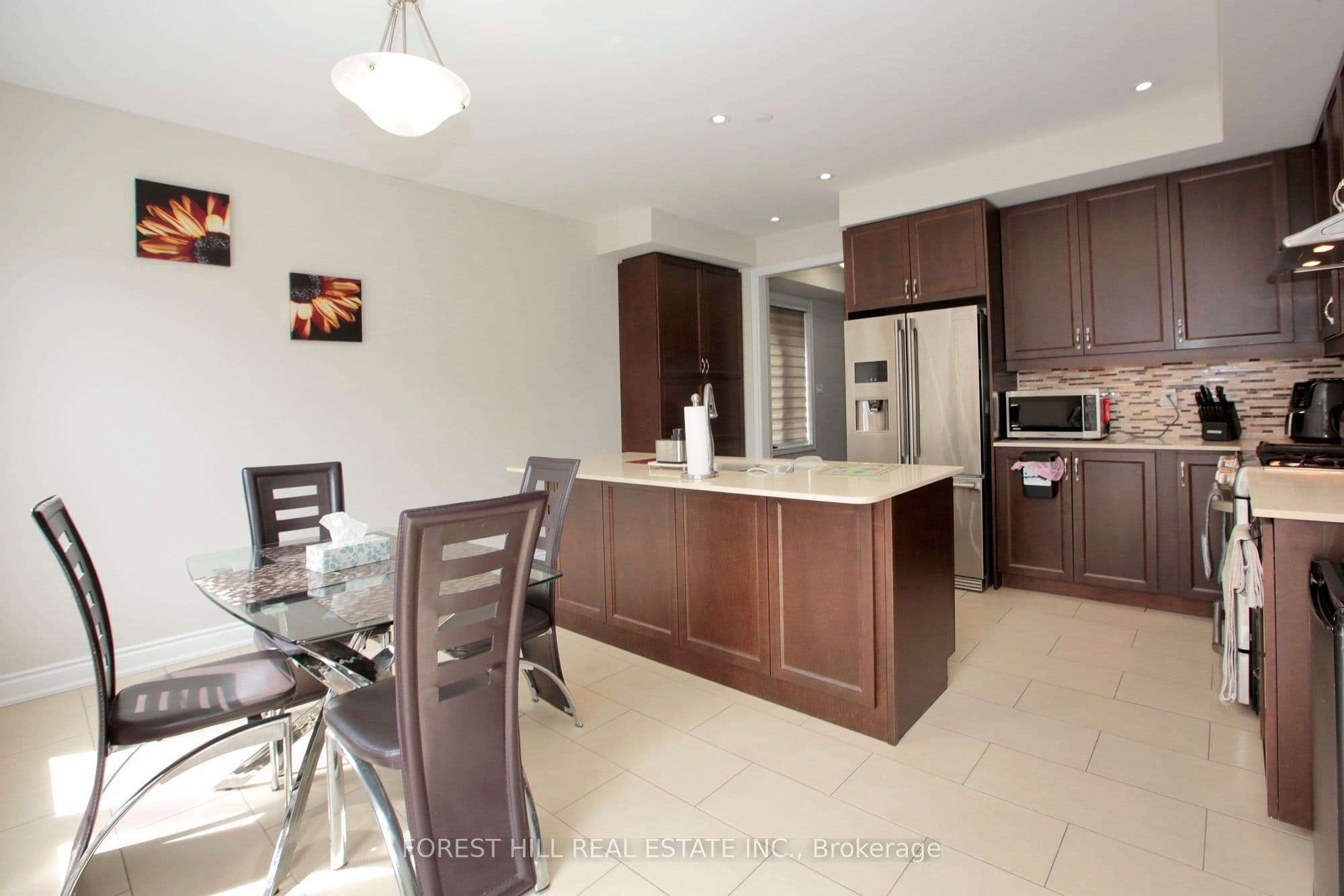 1331 Major Mackenzie Drive W 142, Vaughan, ON L6A 4W4