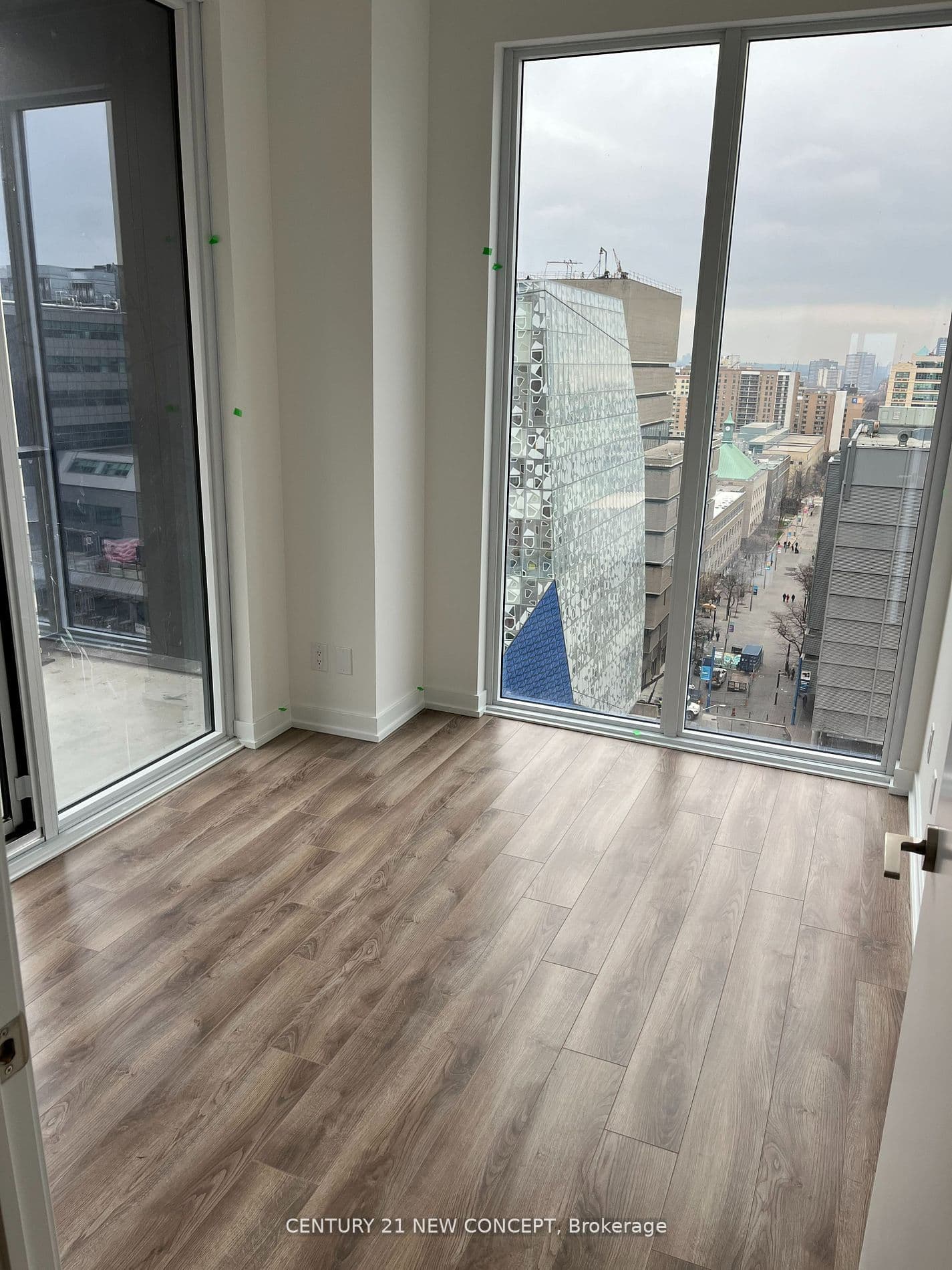 20 Edward Street 1202, Toronto, ON M5G 1C9