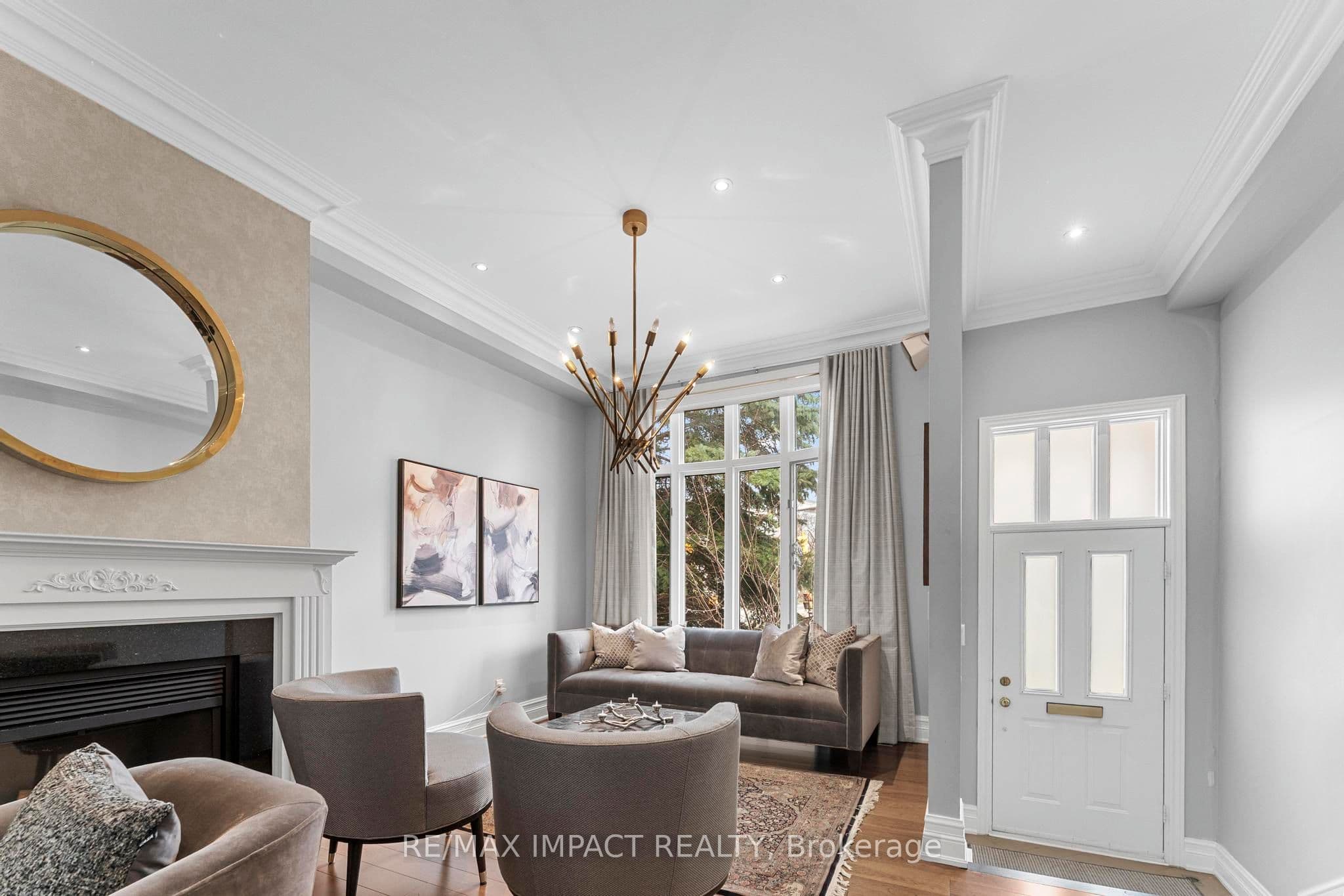 260 Russell Hill Road 13, Toronto, ON M4V 2T2