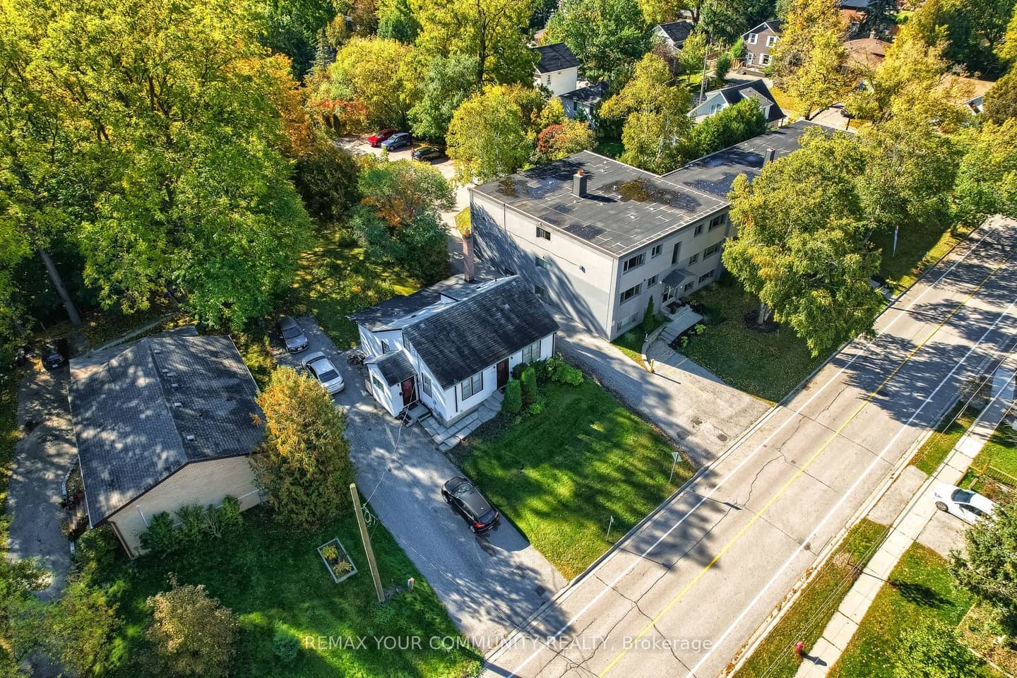 374 Penn Avenue, Newmarket, ON L3Y 2S9