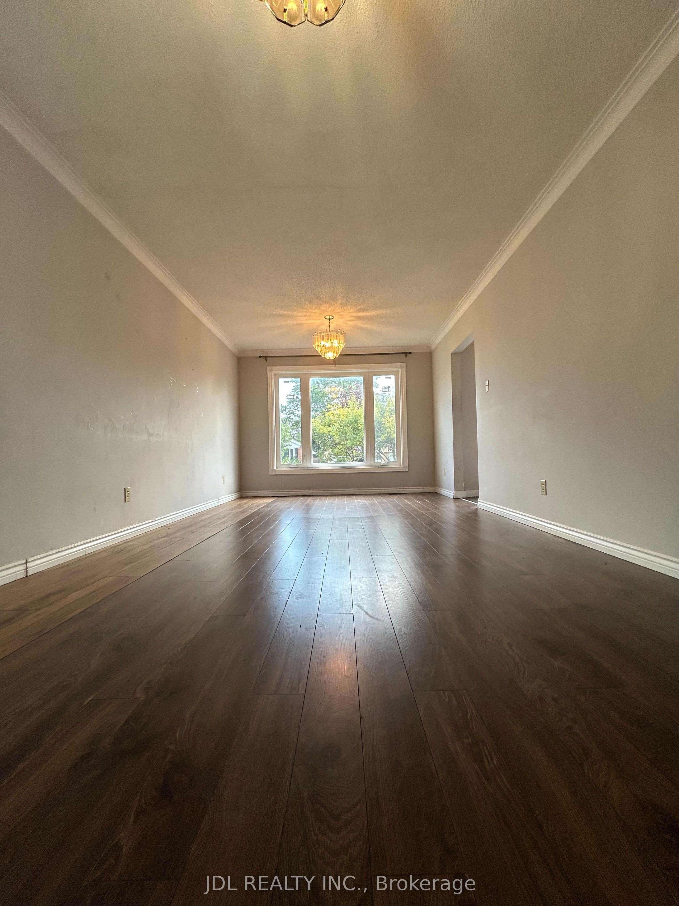 8 Highwood Ave Avenue Three-Bedroom Main Floor, Toronto, ON M1R 2E4