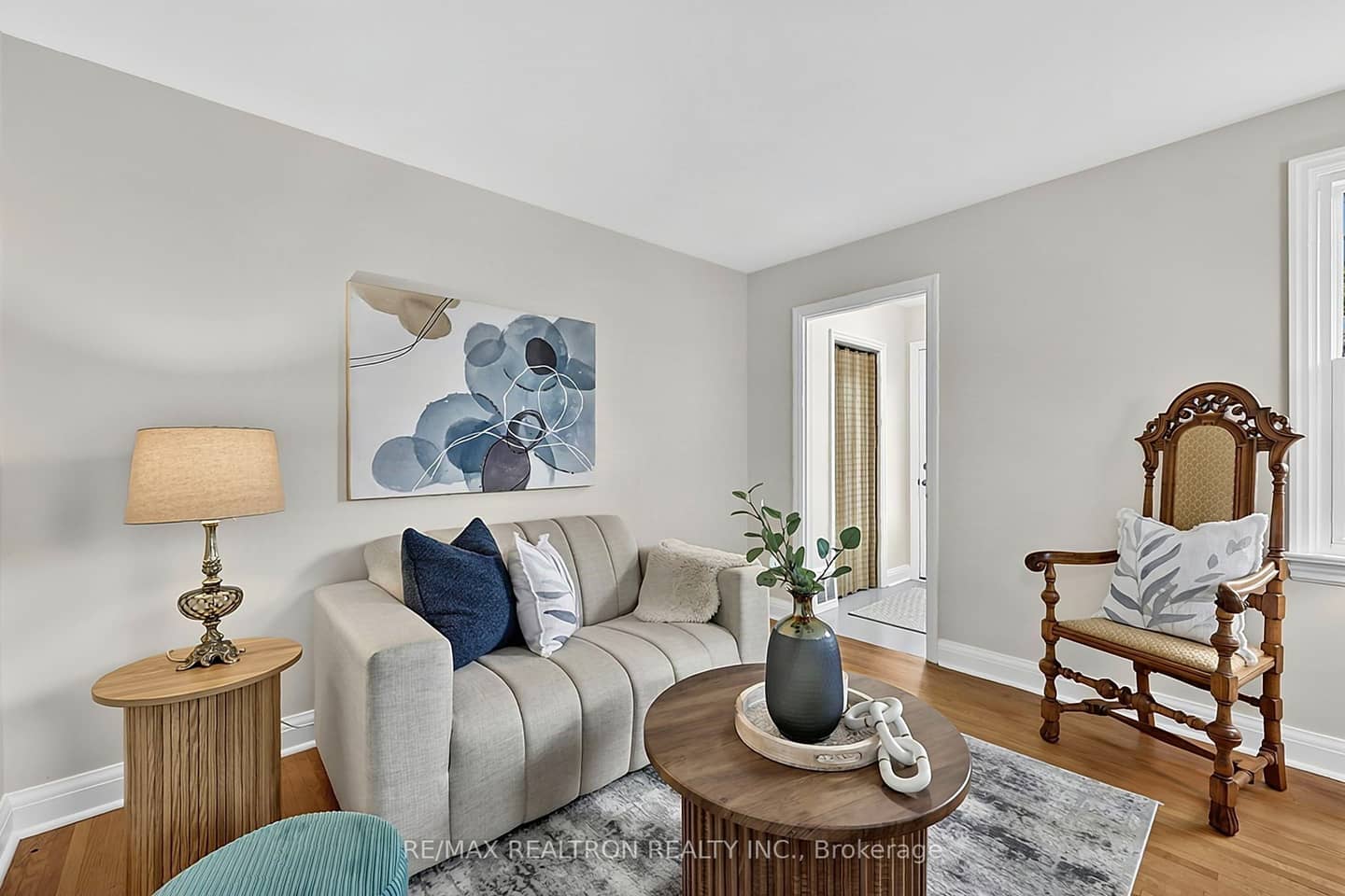 250 Helmer Avenue, Newmarket, ON L3Y 4L9