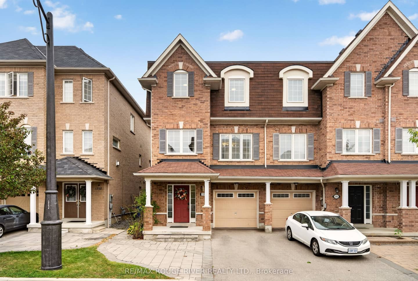 1594 Brandy Court, Pickering, ON L1X 0C8