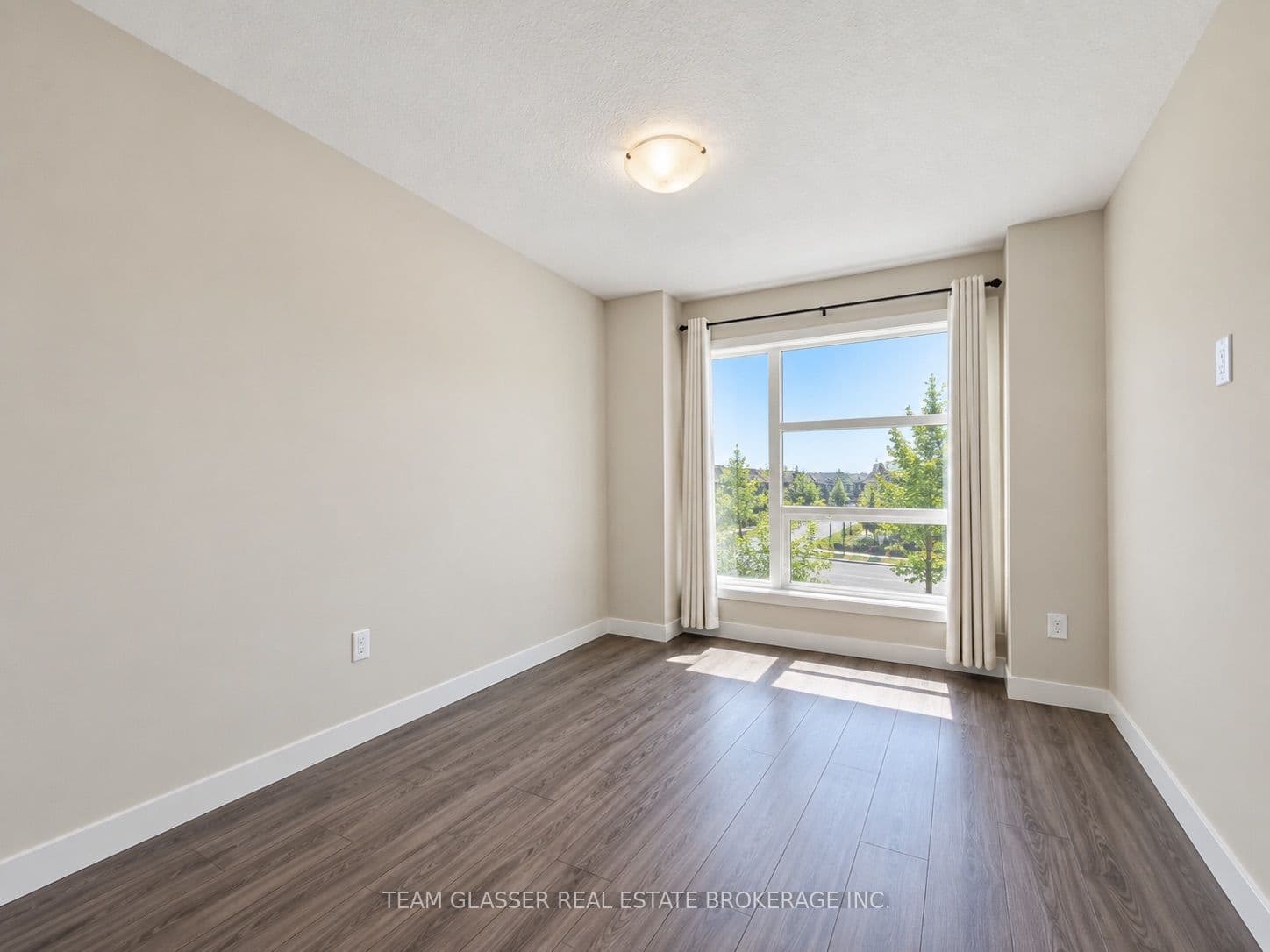 963 WEST VILLAGE Square 963, London North, ON N6H 0J7