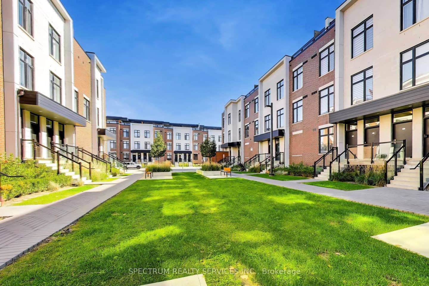 9560 Islington Avenue 224, Vaughan, ON L4H 5E8