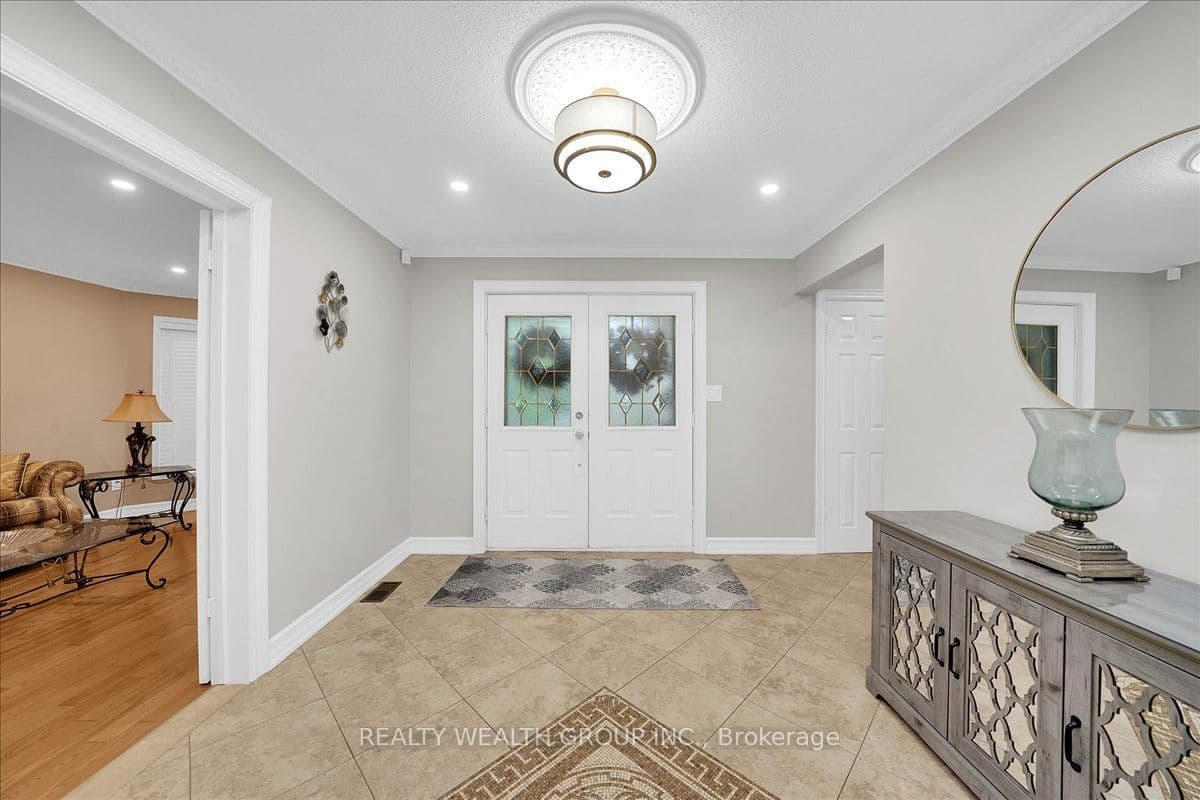 1576 Saugeen Drive, Pickering, ON L1V 6K8