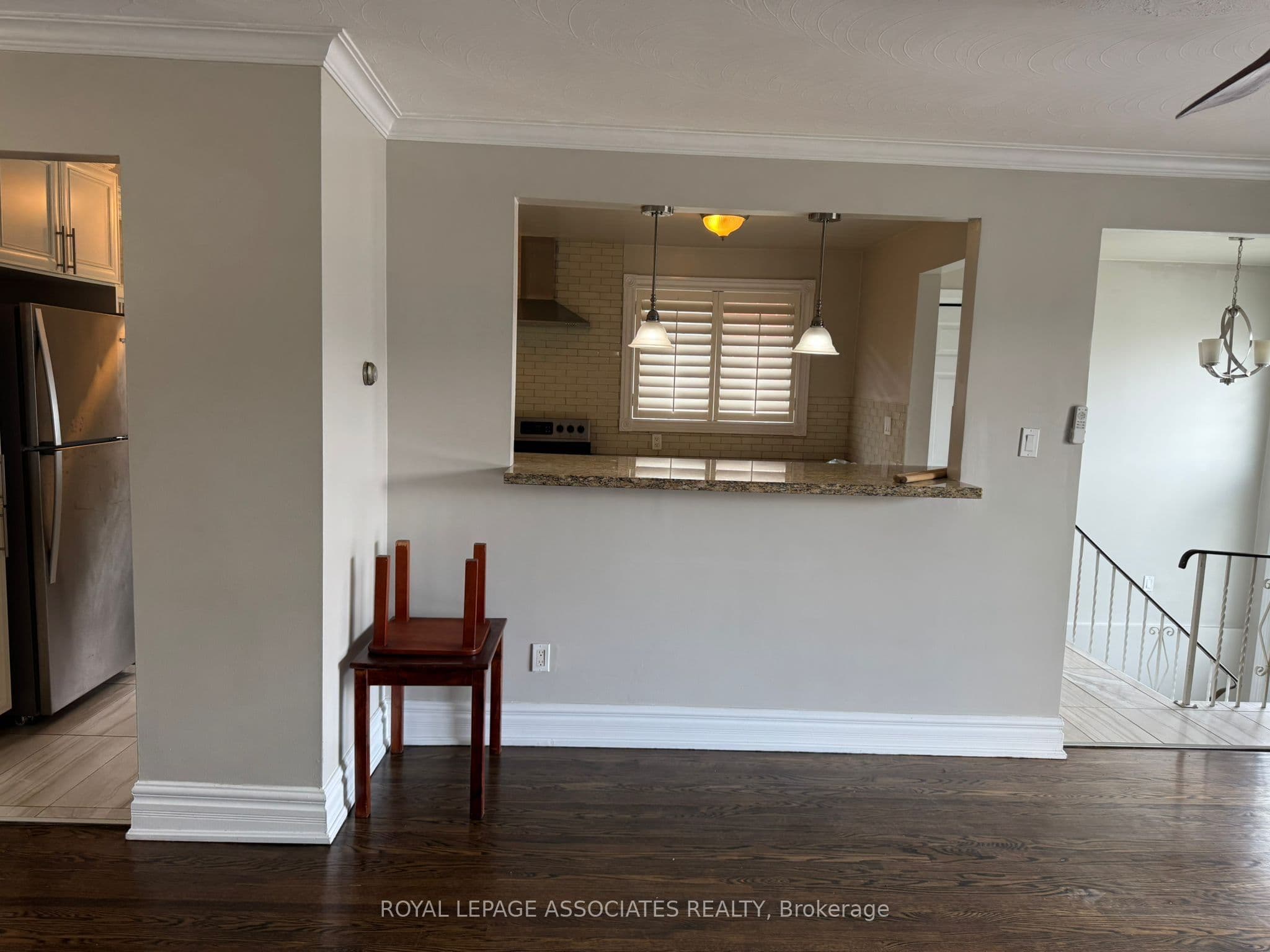50 Blossom Crescent Main, Toronto, ON M3N 2B2
