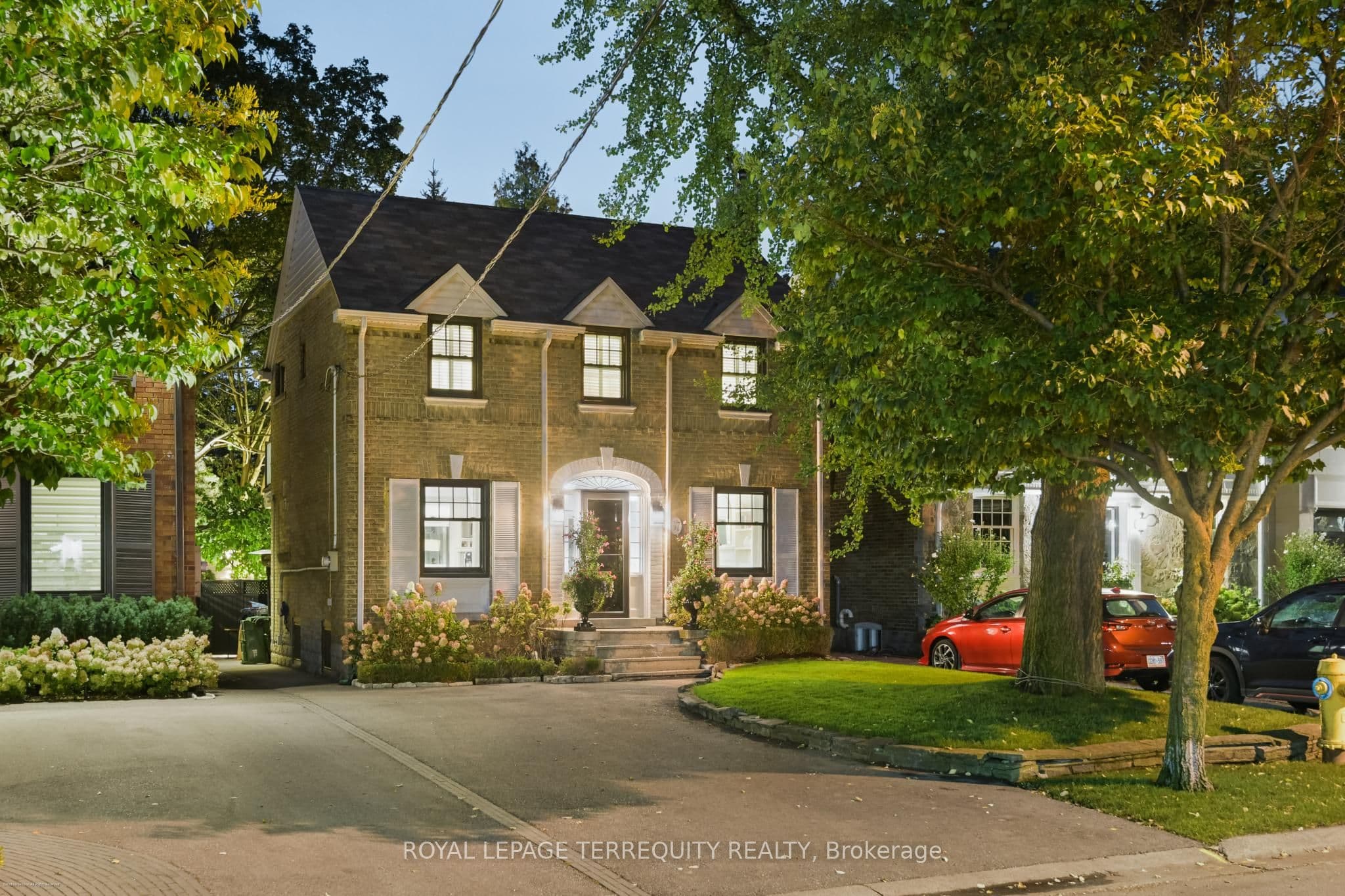 37 De Vere Gardens, Toronto, ON M5M 3E6