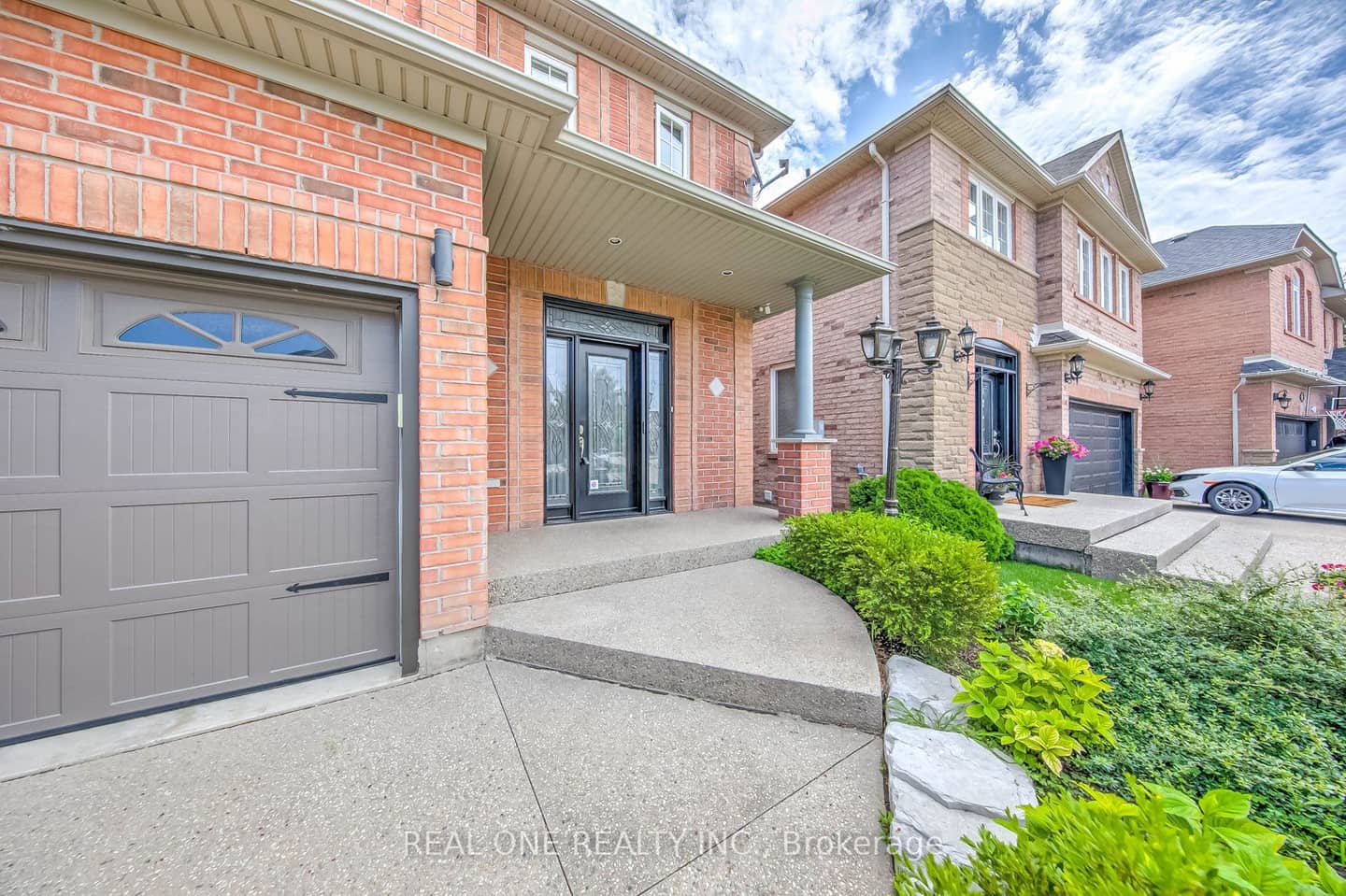 1418 Gulledge Trail, Oakville, ON L6M 3Z9