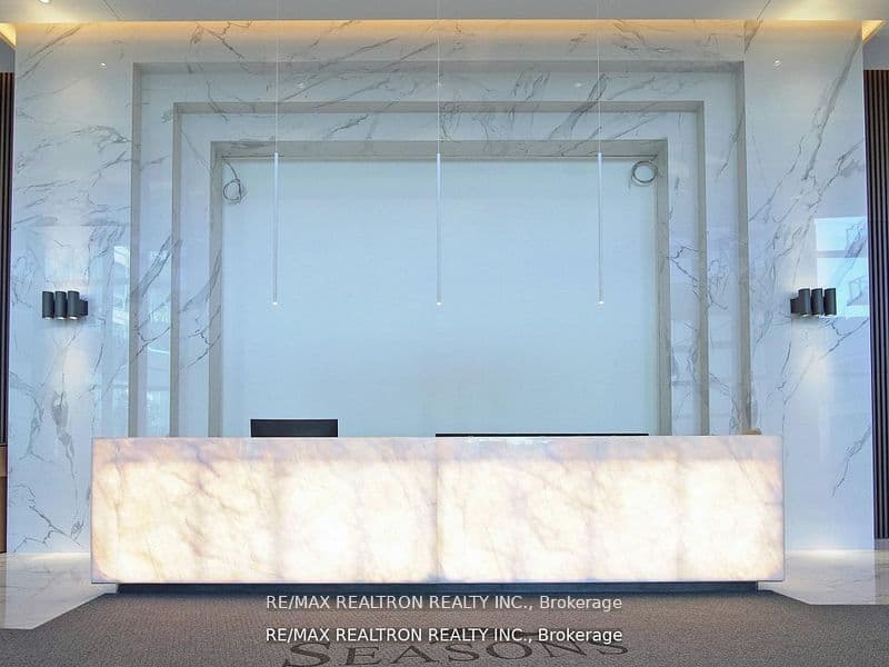 95 McMahon Drive Th515, Toronto, ON M2K 0H2