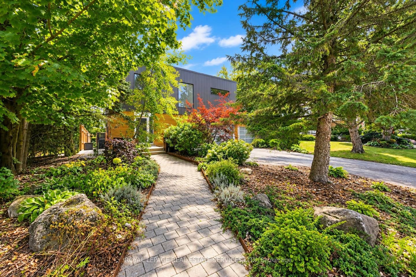 1318 Odessa Crescent, Oakville, ON L6H 1R8