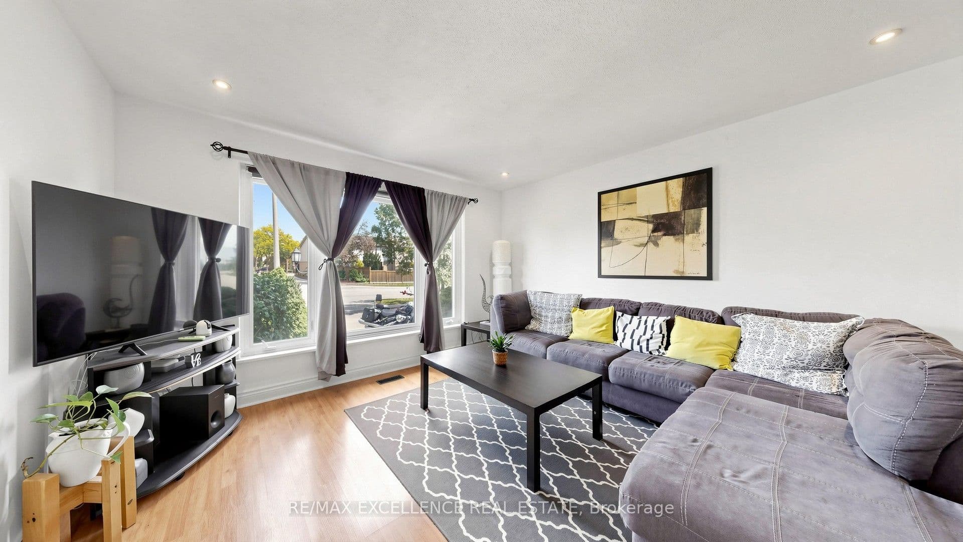 28 Glenvale Boulevard, Brampton, ON L6S 1J1