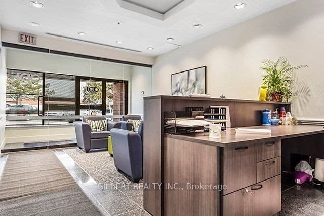 165 East Beaver Creek Road 16, 17, 18, 40, Richmond Hill, ON L4B 2N2