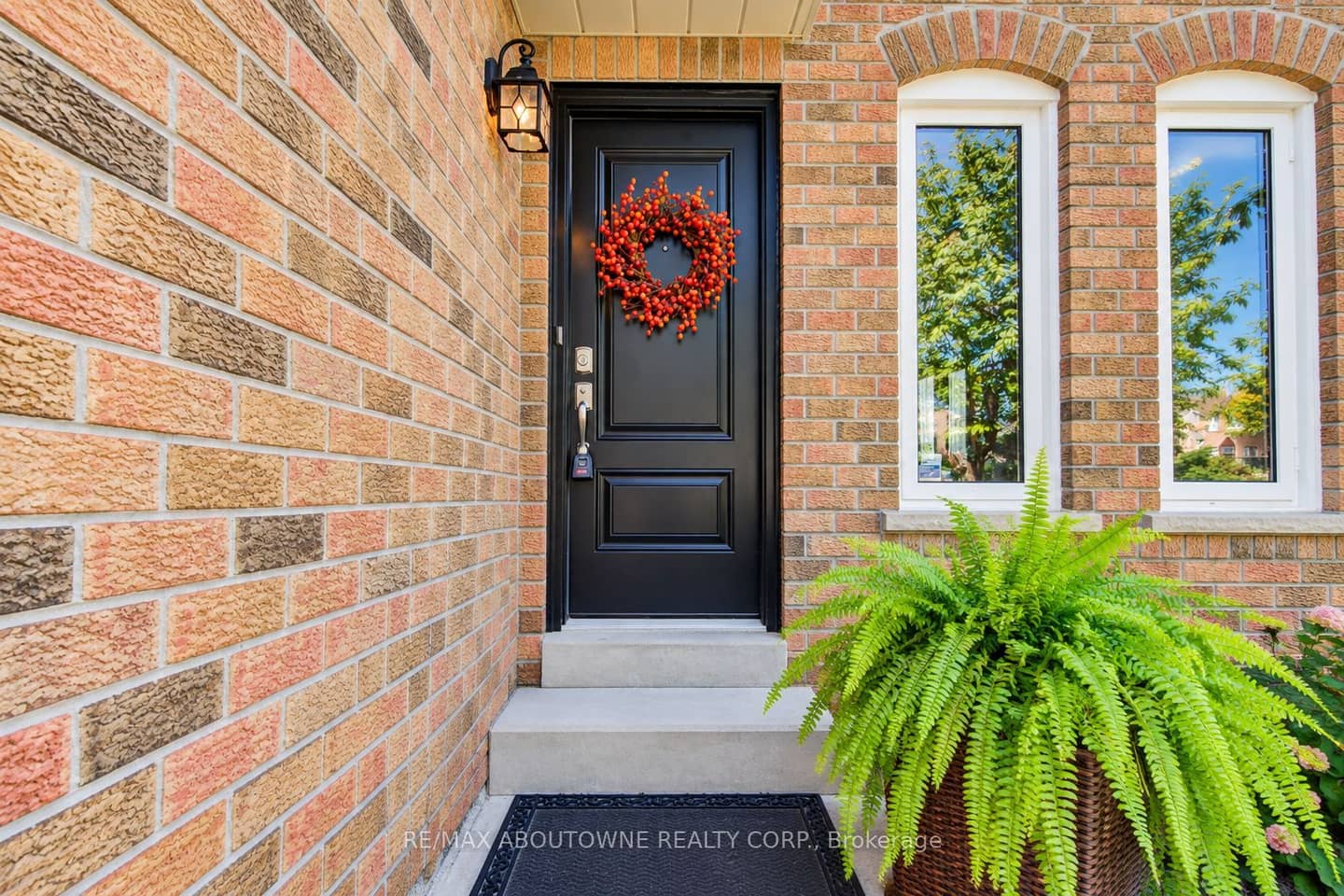 3668 Colonial Drive, Mississauga, ON L5L 4N7