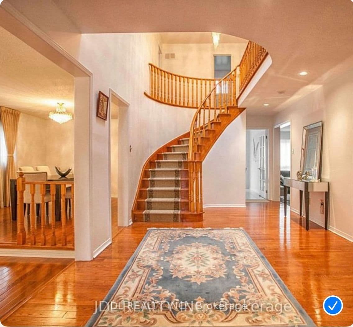101 Summerdale Dr Drive Master Bedroom 2nd Floor, Markham, ON L6T 6W3