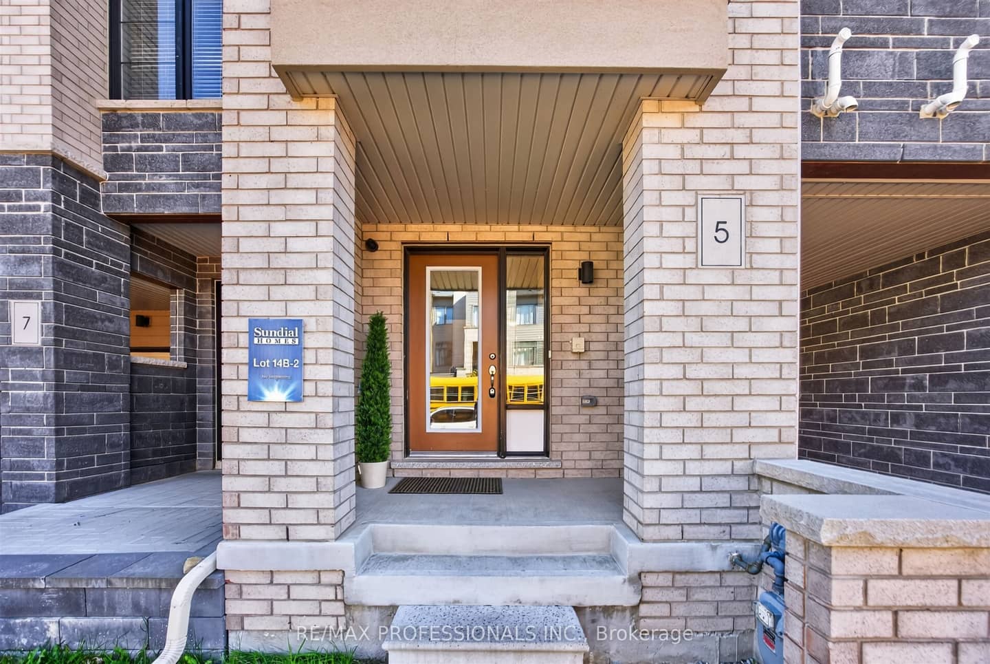 5 Delano Way, Newmarket, ON L3X 0L1