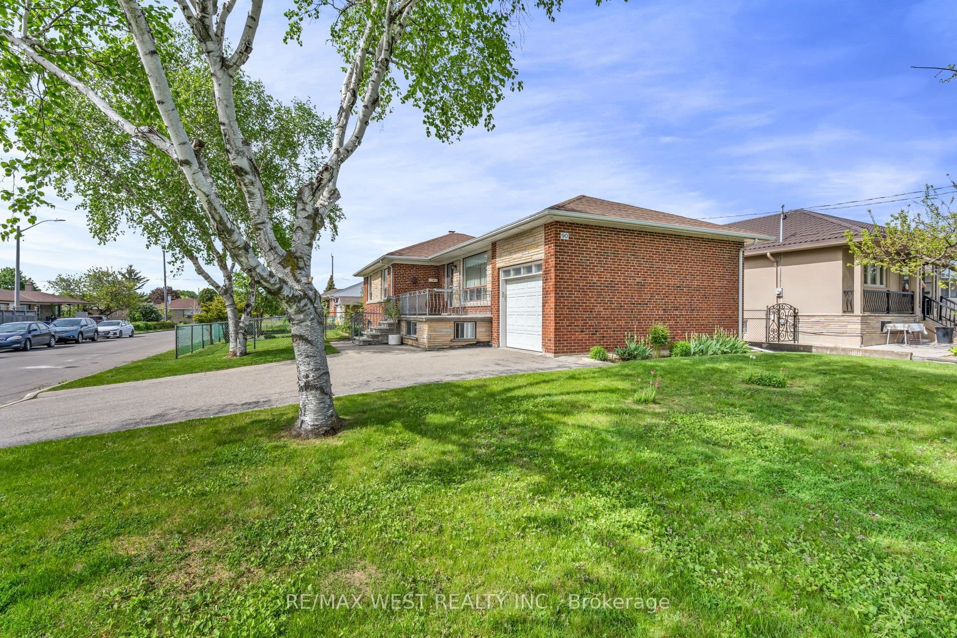 90 Tavistock Road, Toronto, ON M3M 2N9