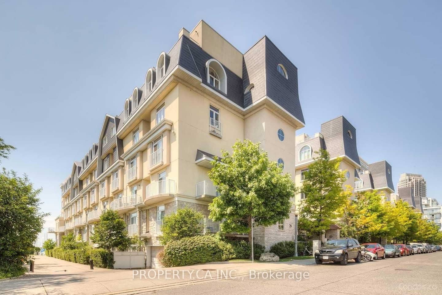 28 Stadium Road 178, Toronto, ON M5V 3P4