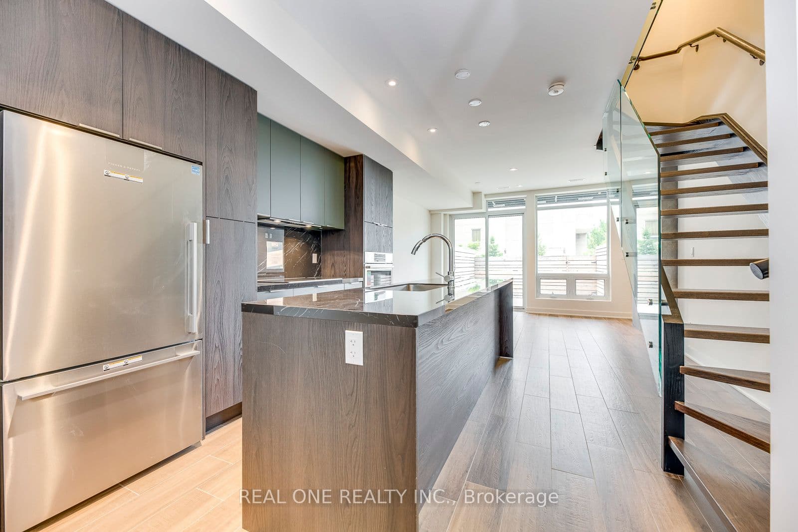 42 Sonic Way, Toronto, ON M3C 0P3