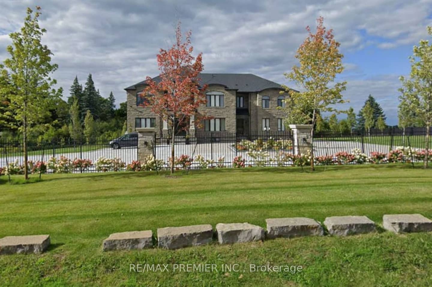 2180 King Vaughan Road S, Vaughan, ON L6A 2A7