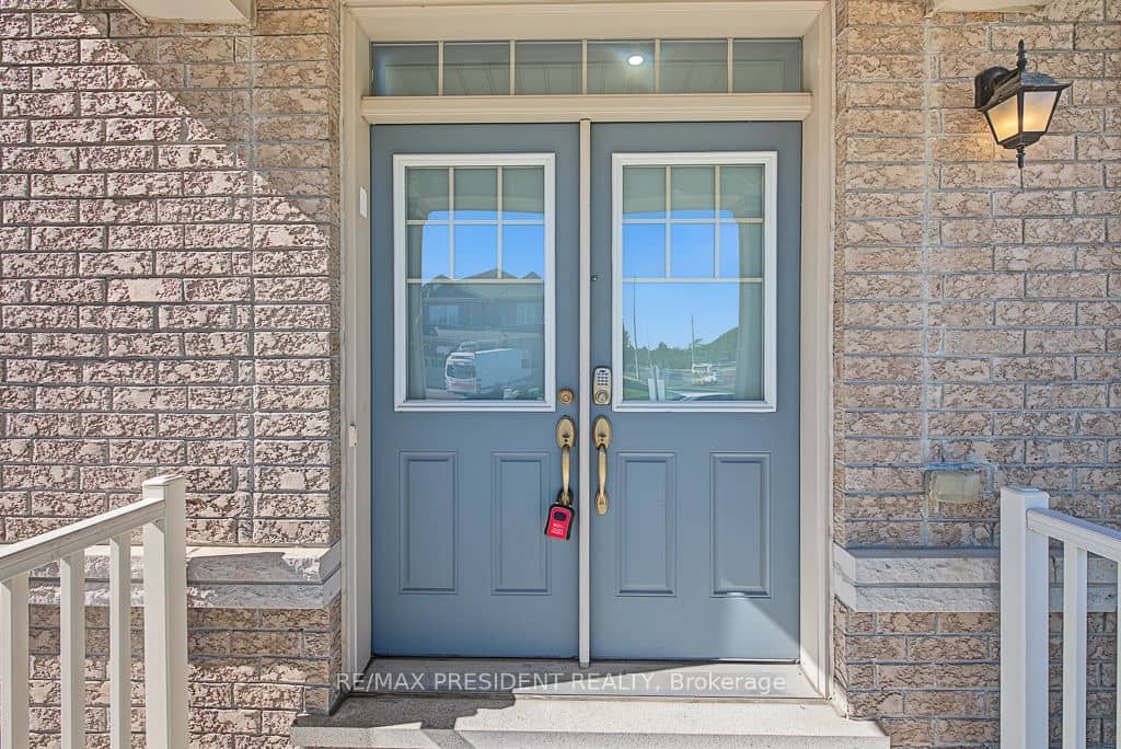 2 Archville Street, Brampton, ON L6Y 5Y5