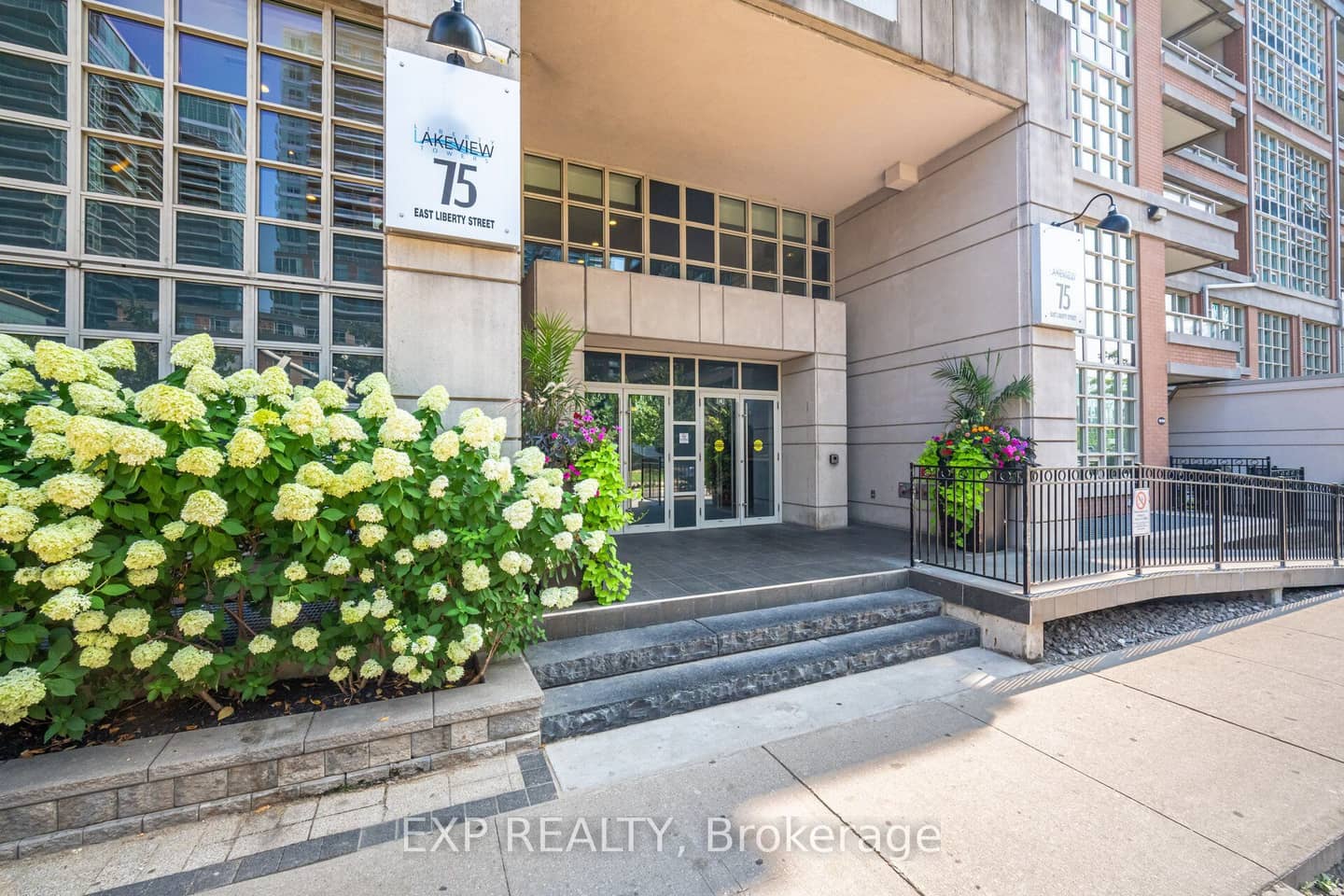 75 East Liberty Street 501, Toronto, ON M6K 3R3