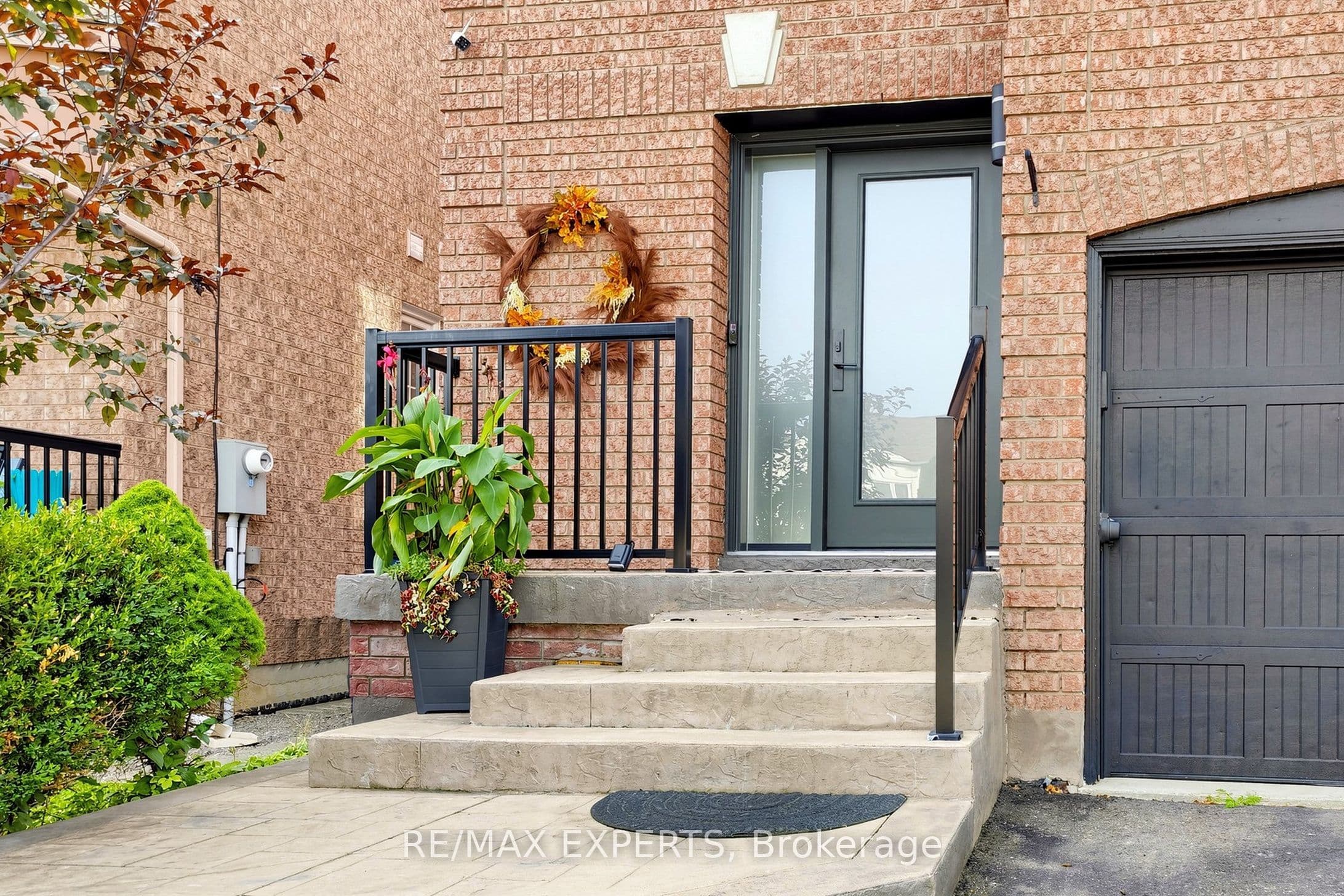 40 Waterbury Street, Caledon, ON L7E 1X4