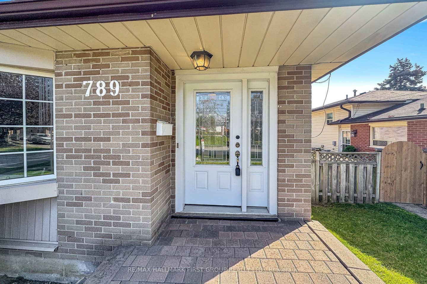 789 Hillcrest Road, Pickering, ON L1W 2P5