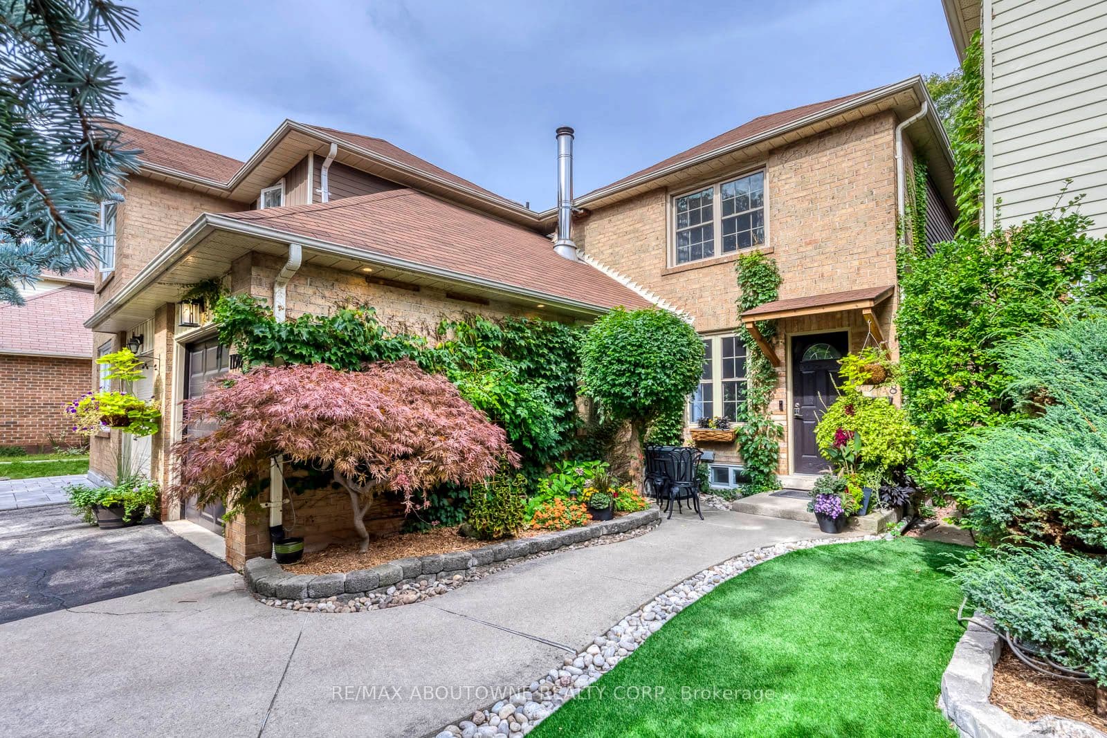 1198 Potters Wheel Crescent, Oakville, ON L6M 1J2