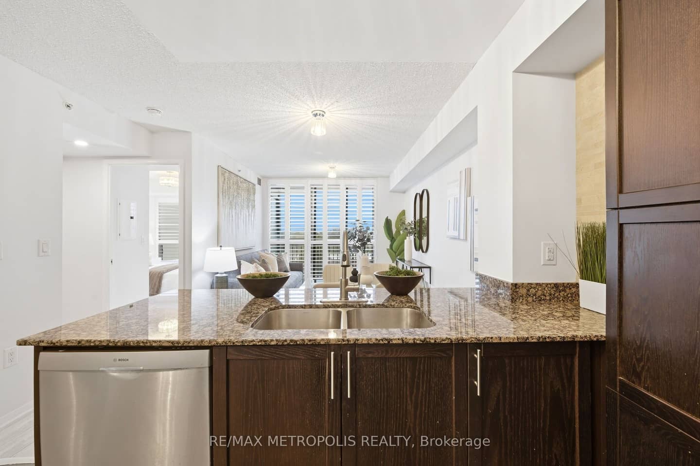 800 Lawrence Avenue W 415, Toronto, ON M6A 0B1