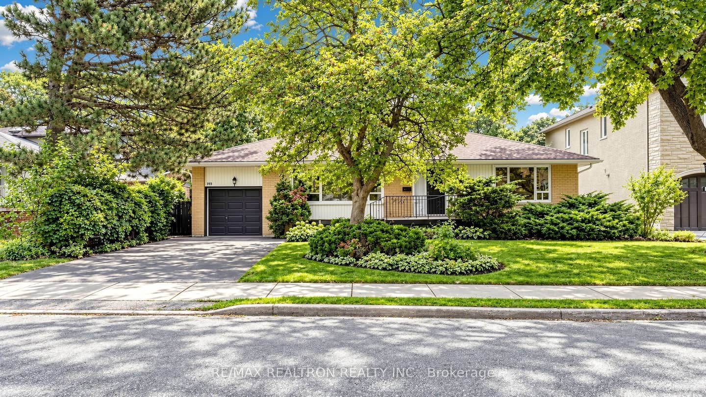 199 Lord Seaton Road, Toronto, ON M2P 1L1