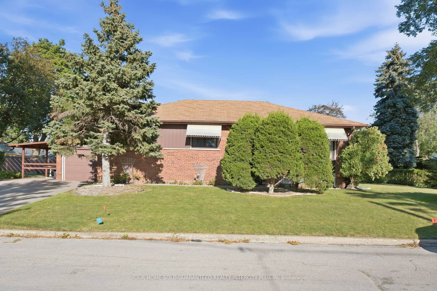 14 Tyler Place, Toronto, ON M9R 1L9