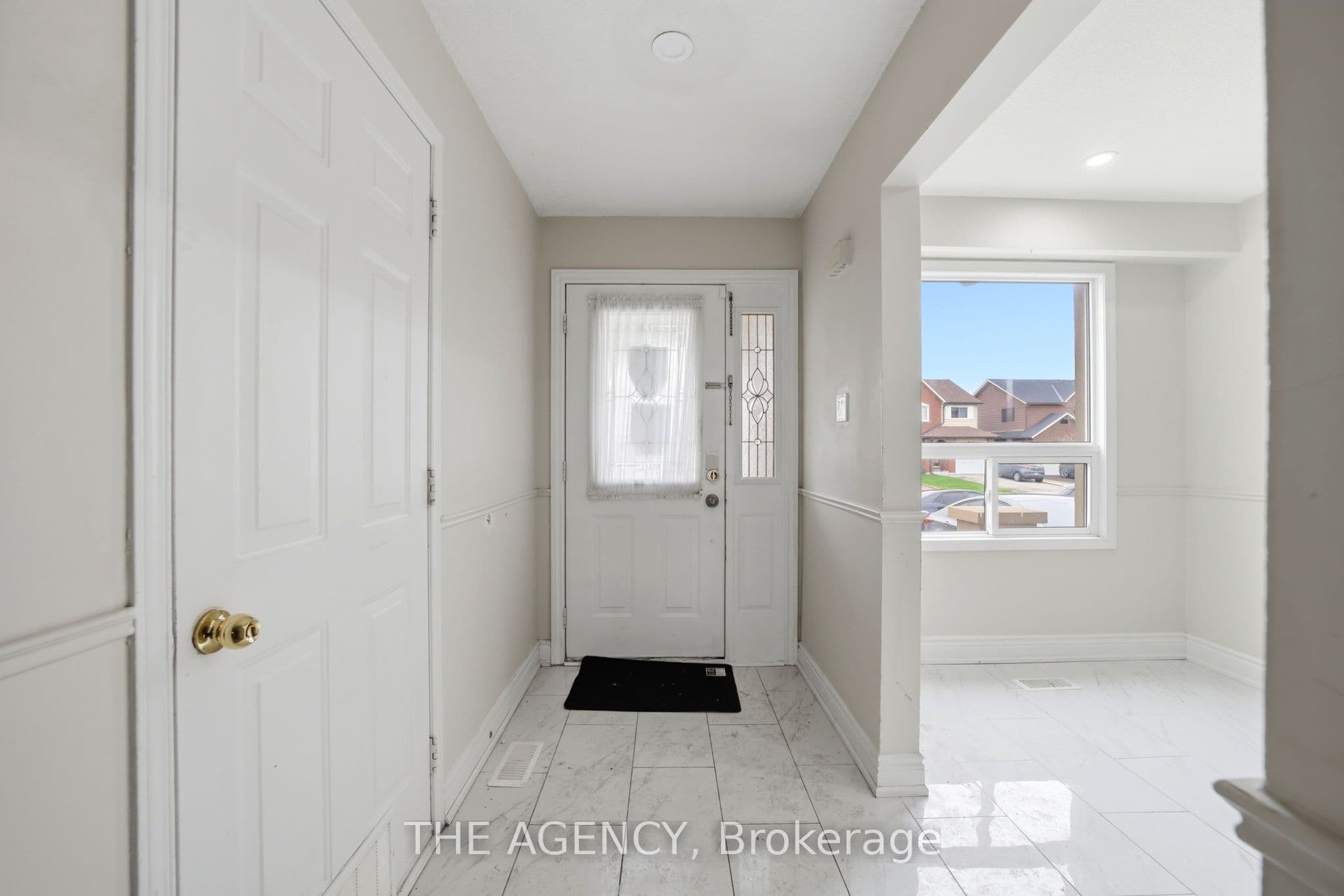 416 Hansen Road N, Brampton, ON L6V 3P7