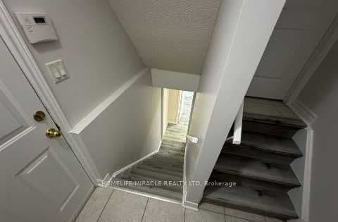 6 Sweet Briar Lane Bsmt, Brampton, ON L6Z 4V3
