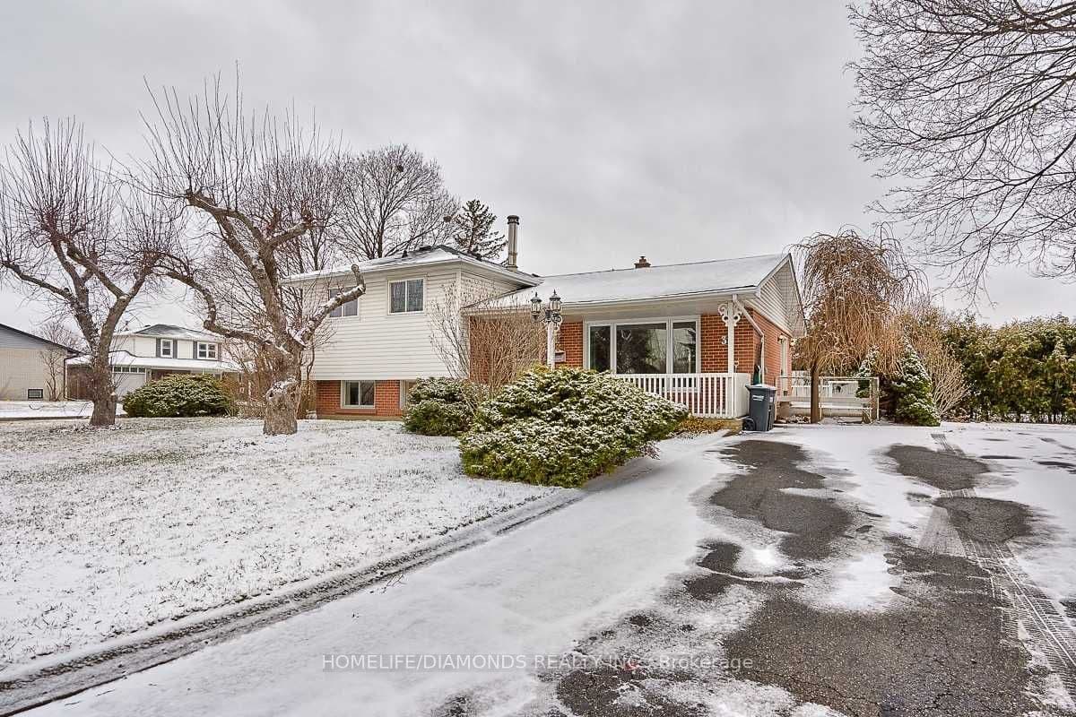 35 Edenborough Drive, Brampton, ON L6T 2A2