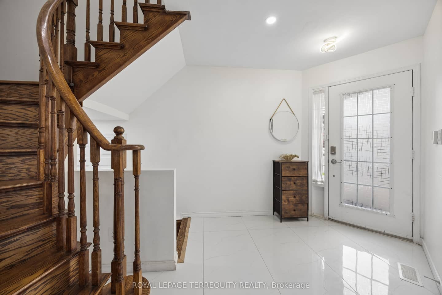 7339 Black Walnut Trail, Mississauga, ON L5N 7M3