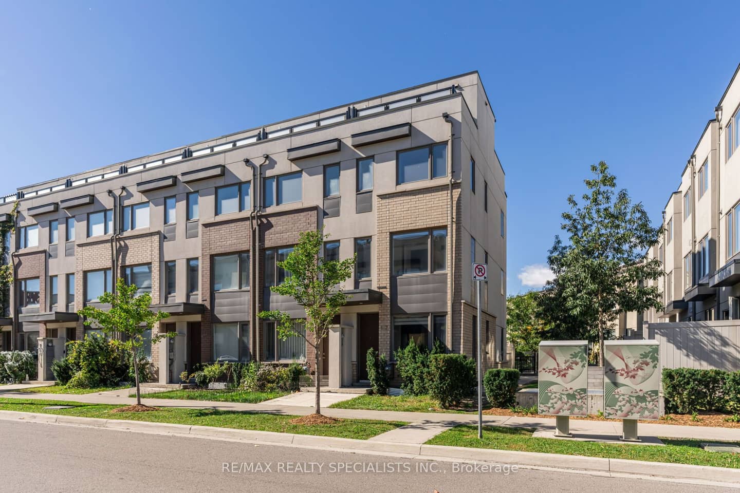 162 William Duncan Road, Toronto, ON M3K 0C1