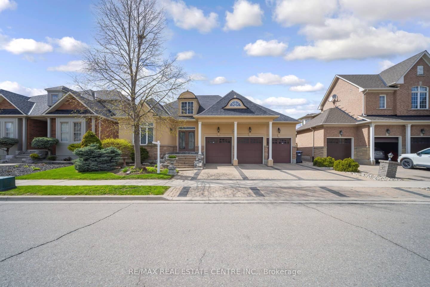 10 Eiffel Boulevard, Brampton, ON L6P 1V9
