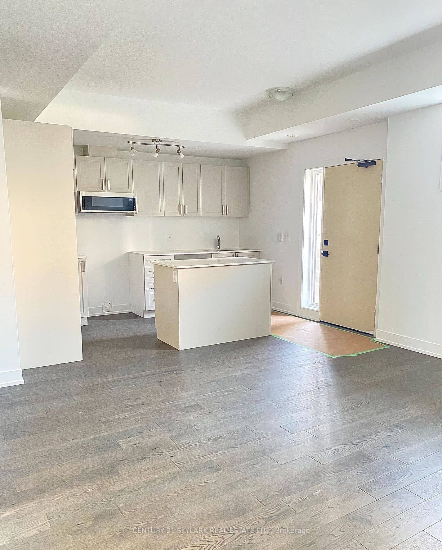 1070 Douglas McCurdy Common 124, Mississauga, ON L5G 0C6
