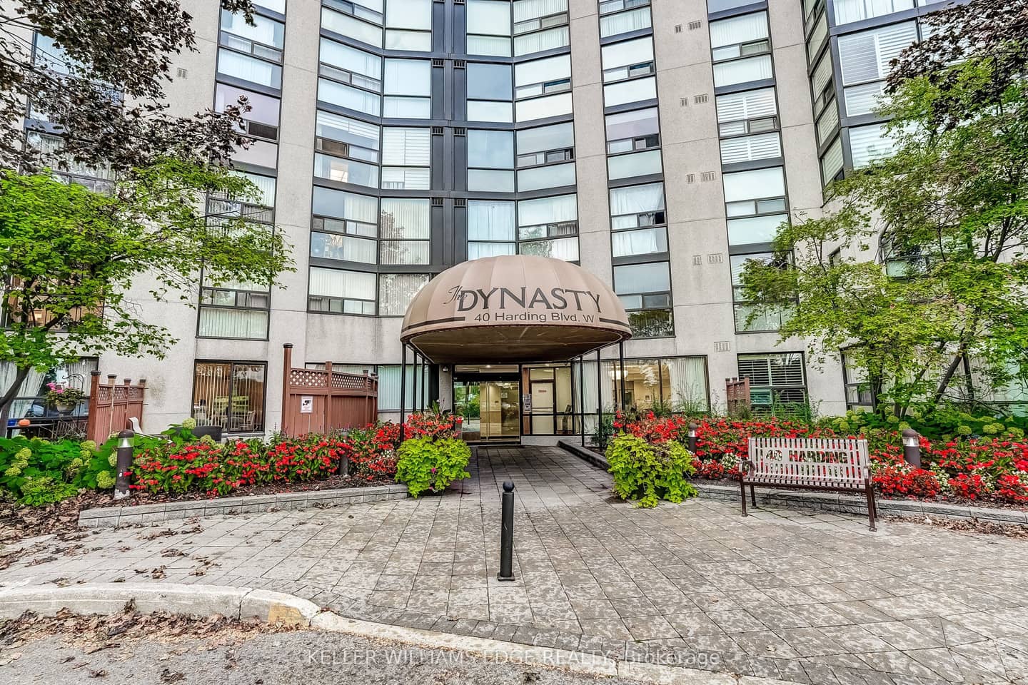 40 Harding Boulevard W 603, Richmond Hill, ON L4C 9S5